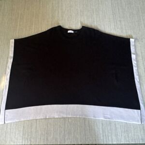 Calvin Klein black and white cape sweater 3/4 sleeve Size S/M